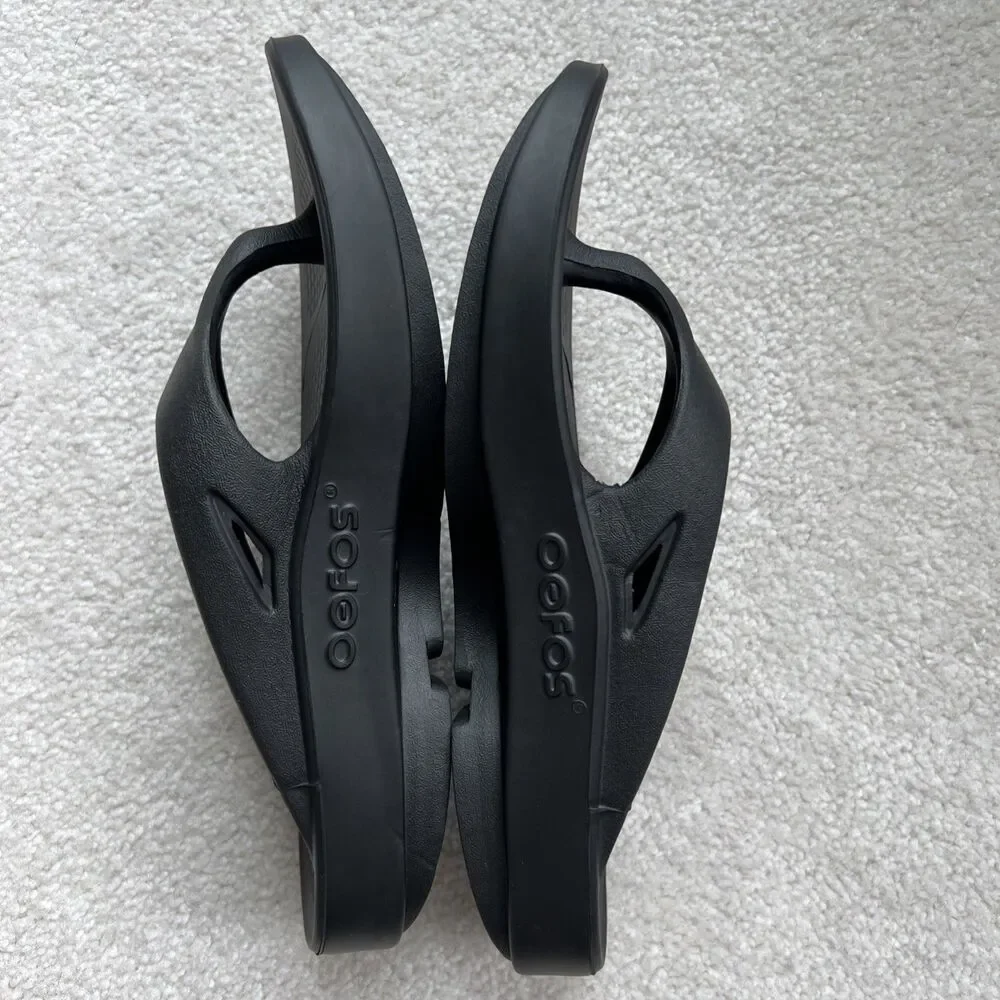 OOFOS OOlala Flip Flop Sandal Womens 8 Black Rubber Casual Recovery Thongs New
